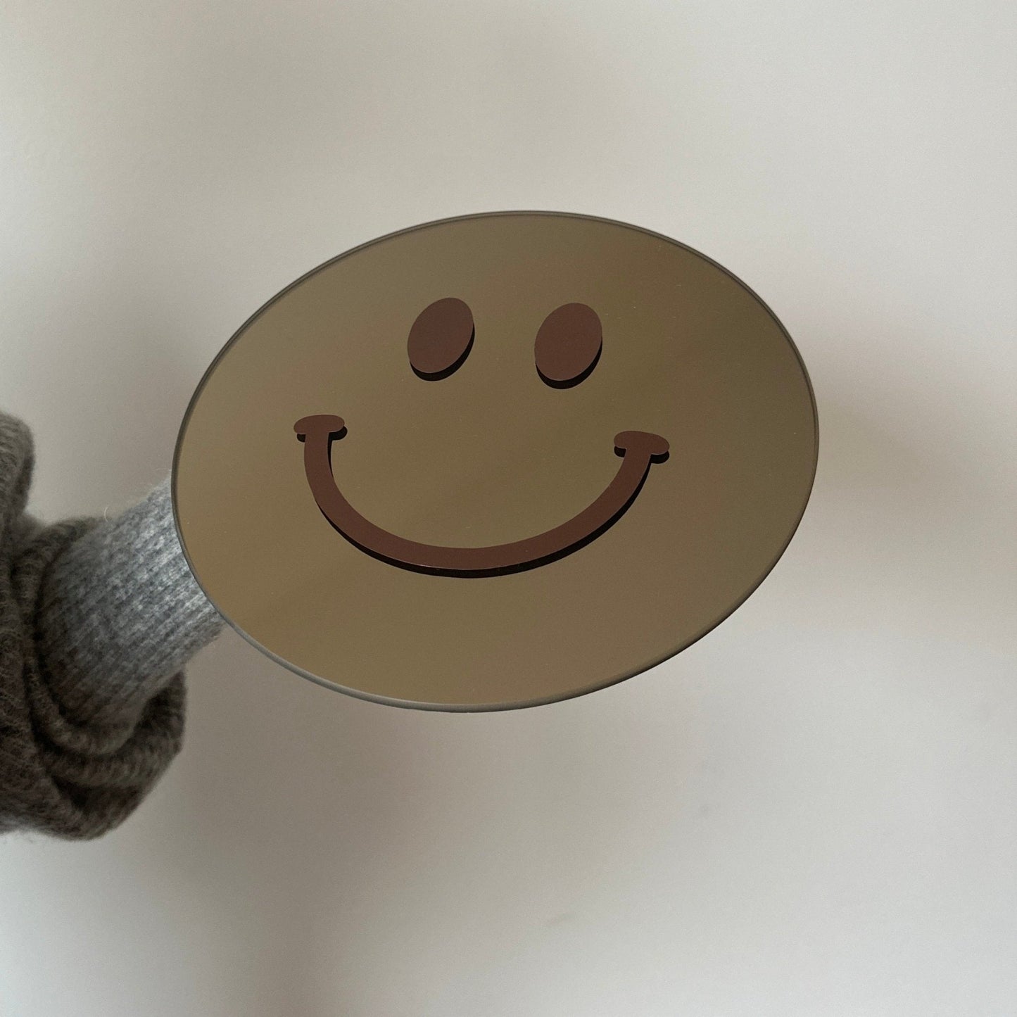 The Small Brown Smile - wevelnit