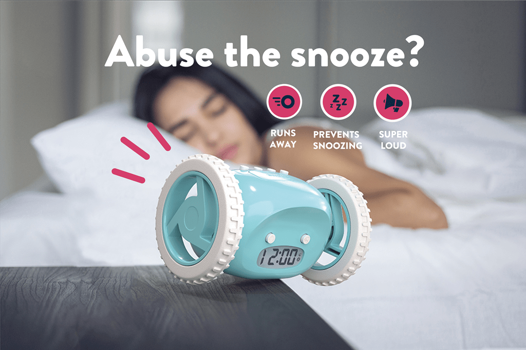 Clocky Blue - Alarm clock on wheels - wevelnit