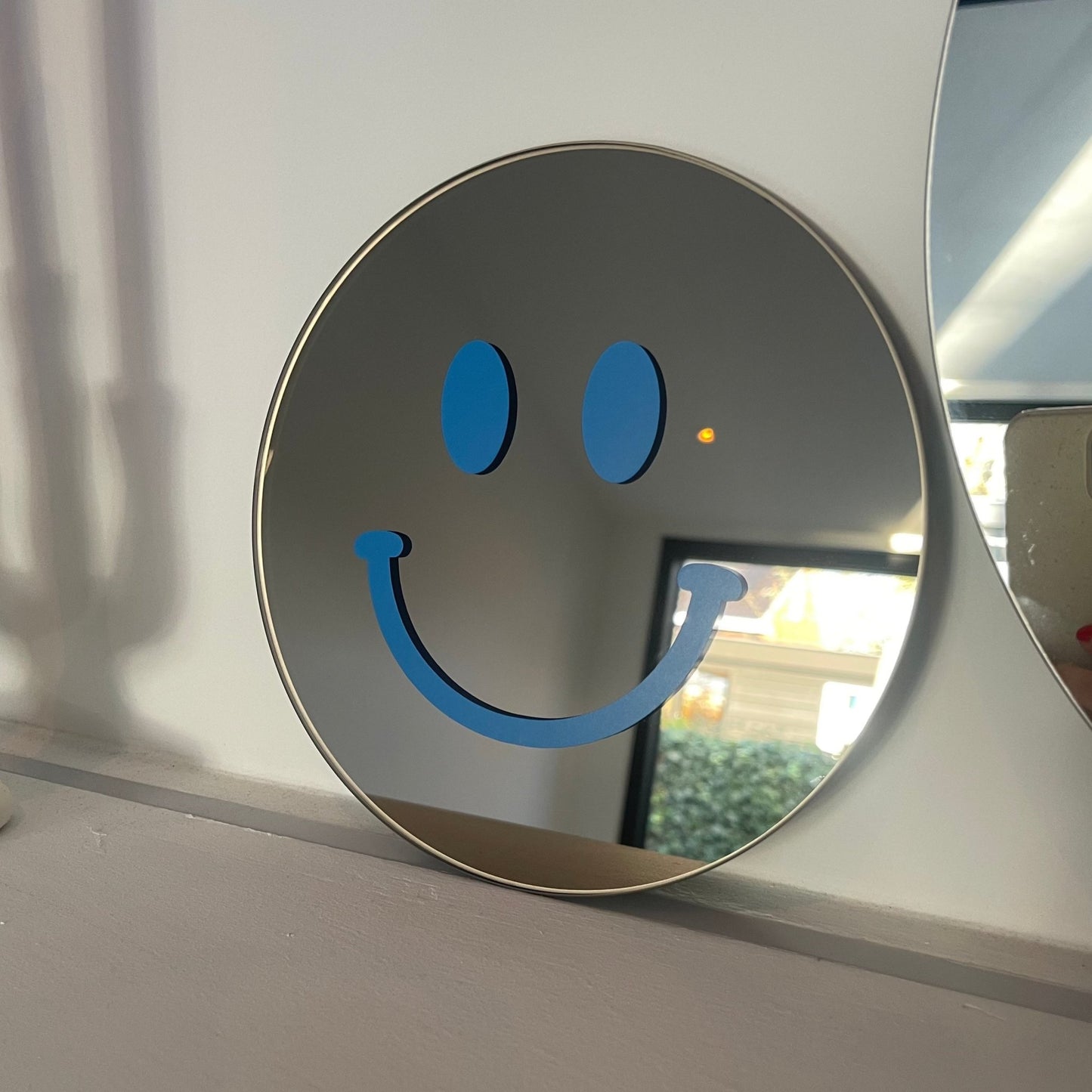 The Small Bright Blue Smile - wevelnit