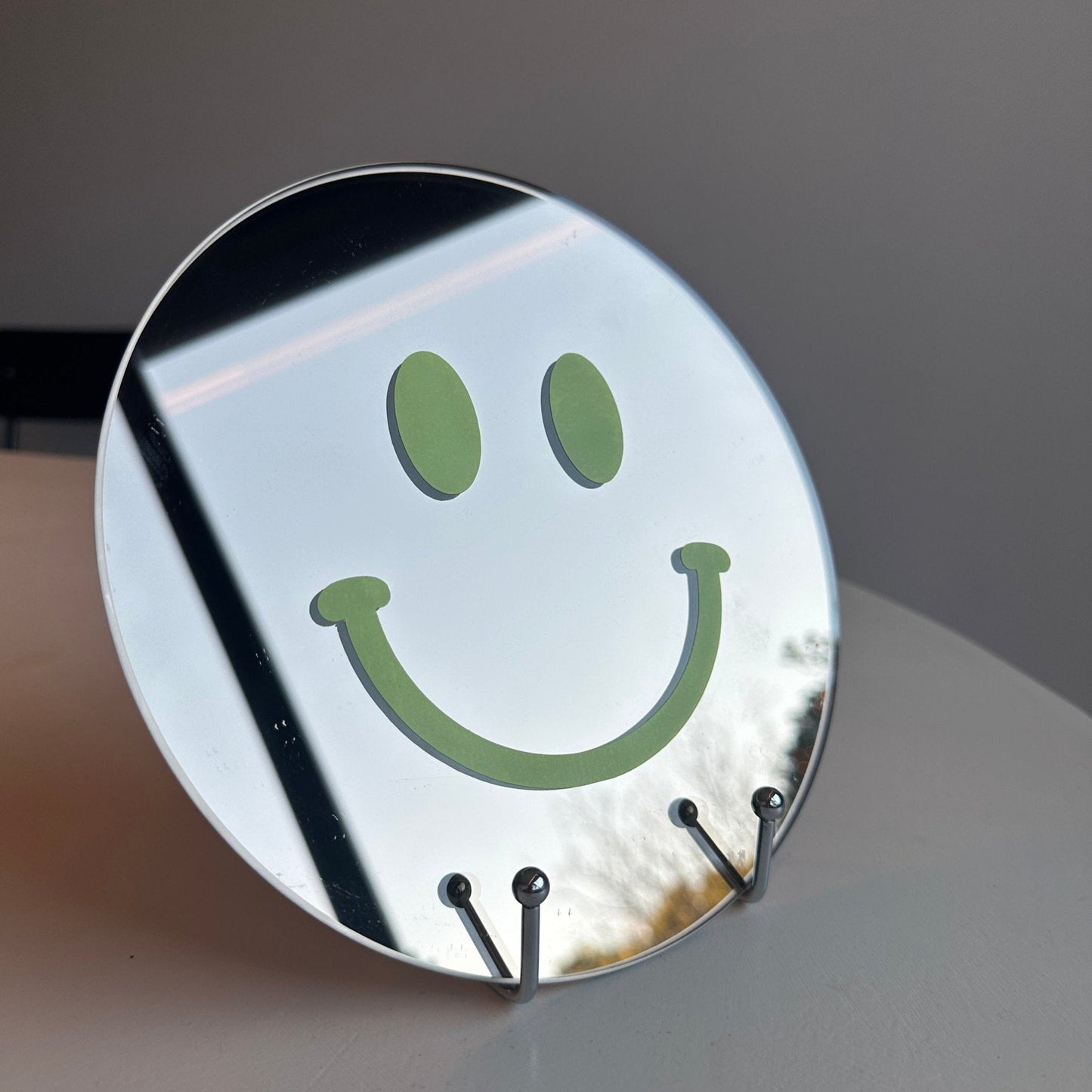 The Small Apple Green Smile - wevelnit
