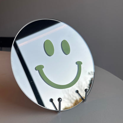 The Small Apple Green Smile - wevelnit