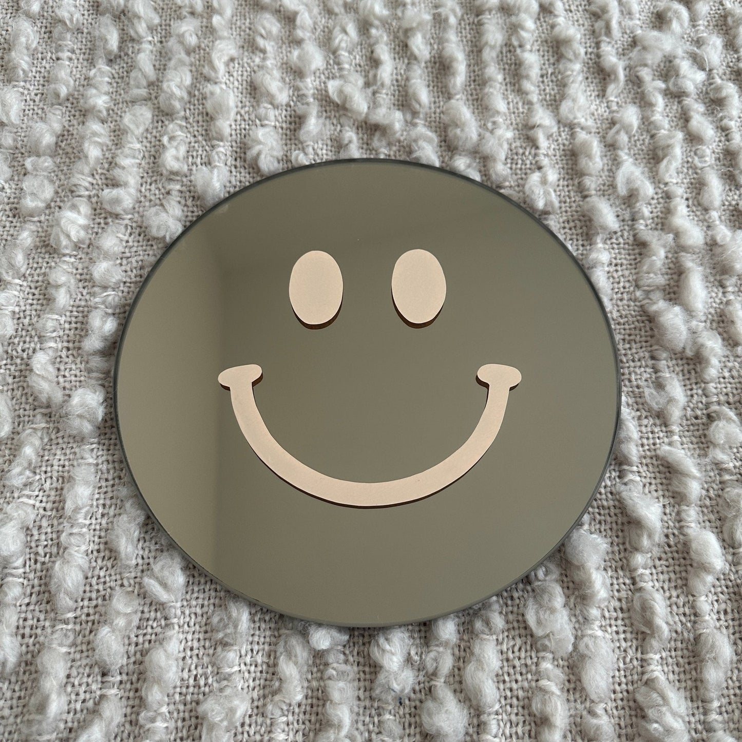The Small Beige Smile - wevelnit