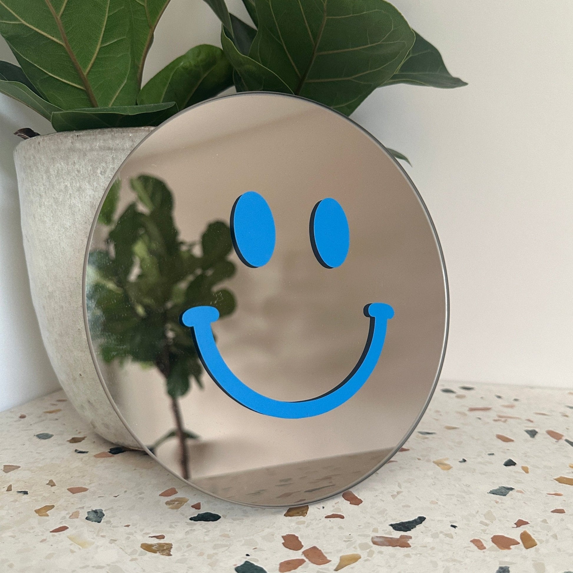 The Small Bright Blue Smile - wevelnit
