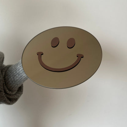 The Small Brown Smile - wevelnit