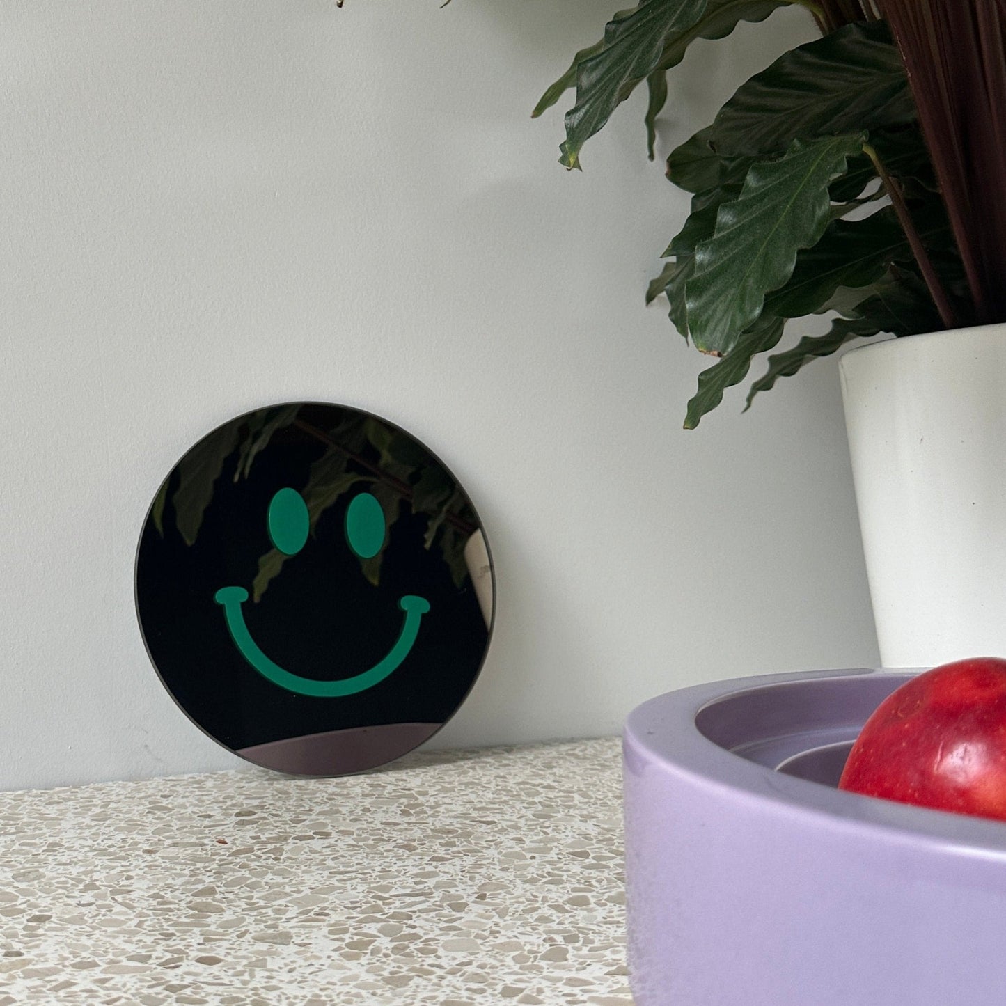 The Small Dark Green Smile - wevelnit