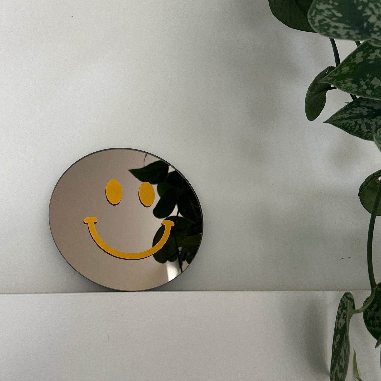 The Small Yellow Smile - wevelnit