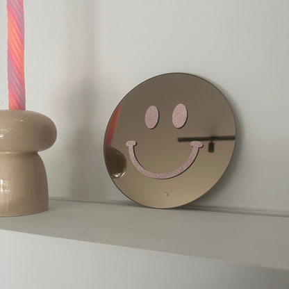 The Small Glitter Pink Smile - wevelnit