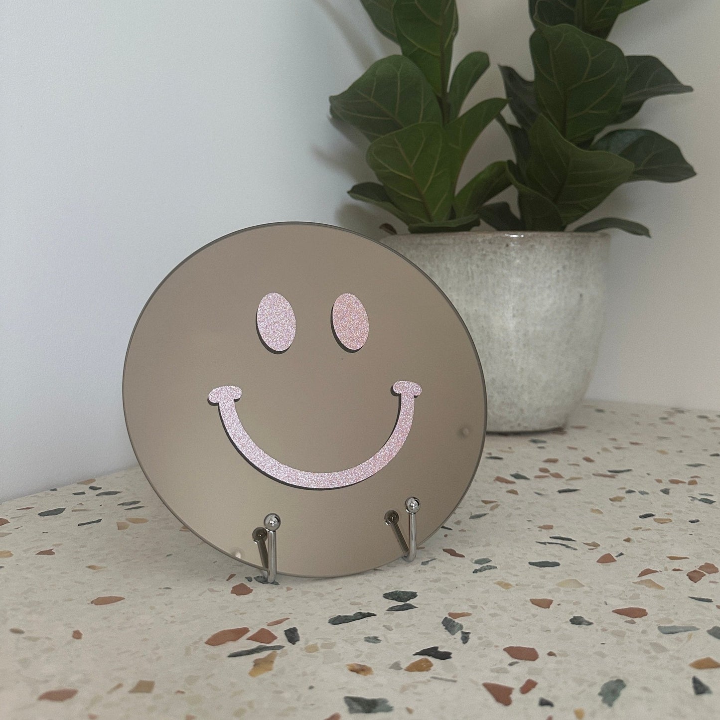 The Small Glitter Pink Smile - wevelnit