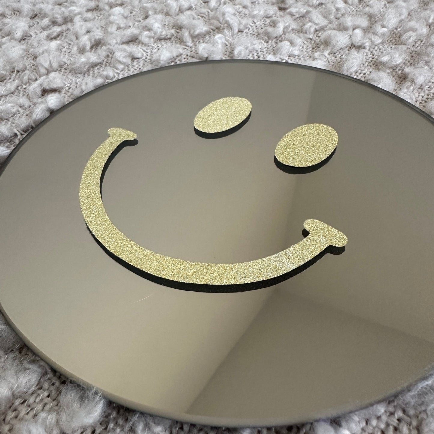 The Small Golden Smile - wevelnit