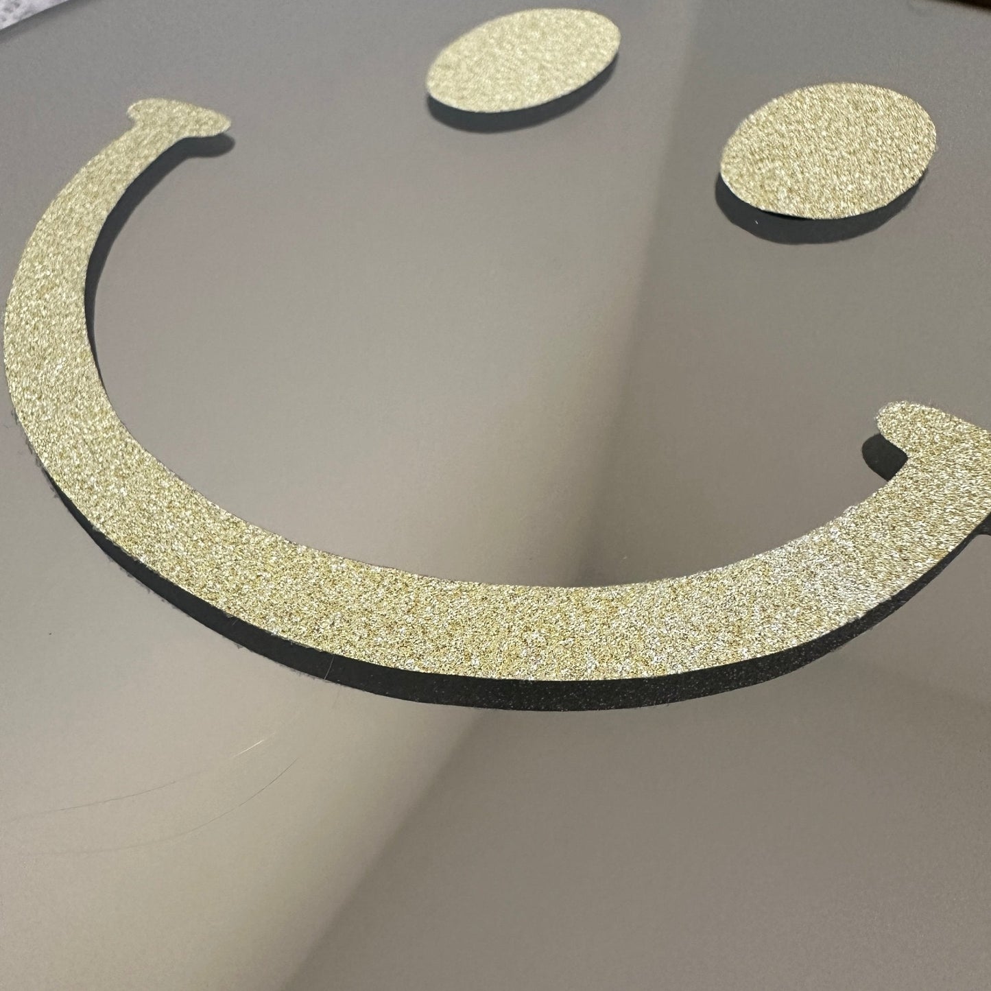 The Small Golden Smile - wevelnit
