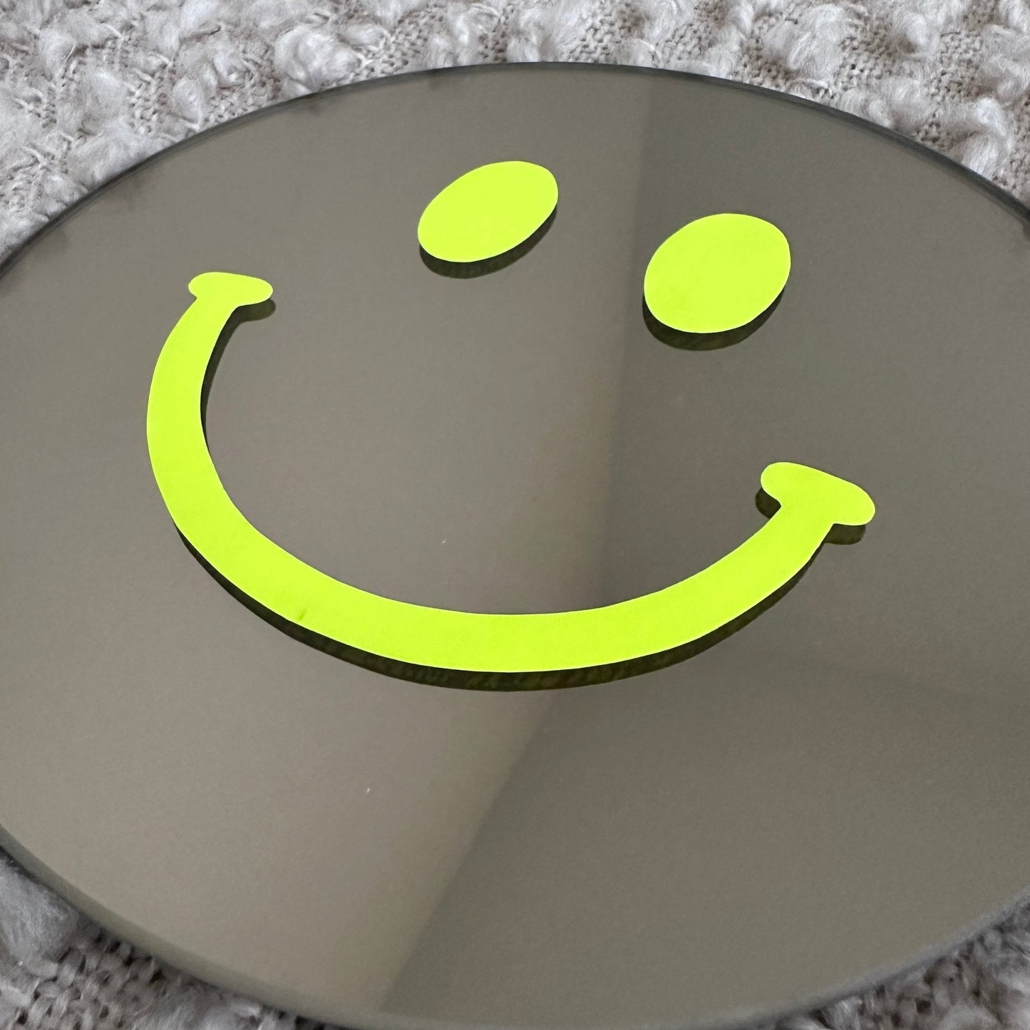 The Small Neon Yellow Smile - wevelnit