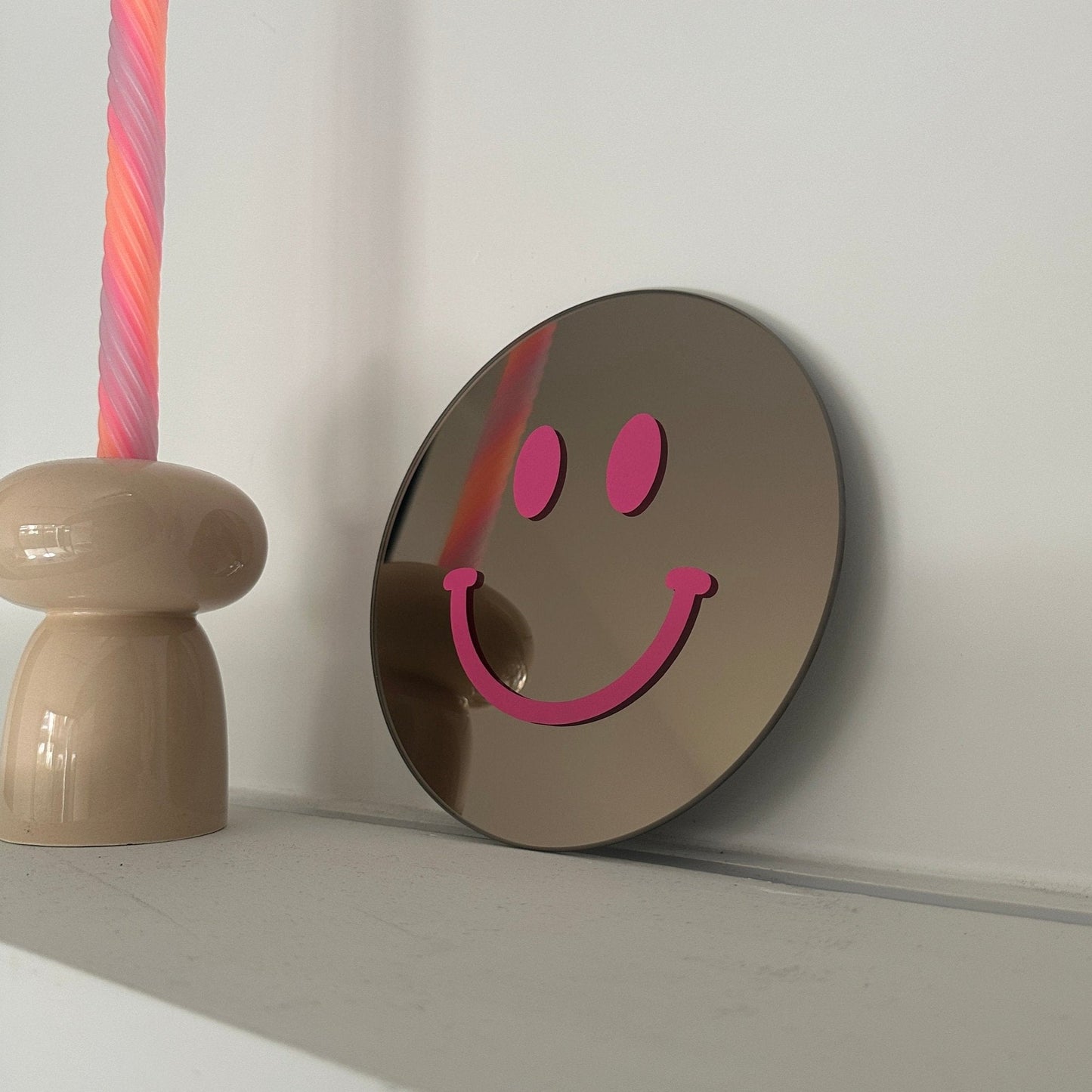 The Small Pink Smile - wevelnit