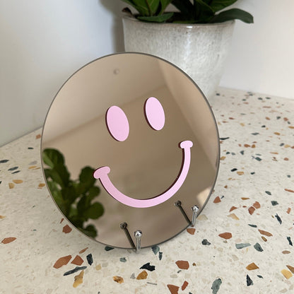 The Small Soft Pink Smile - wevelnit